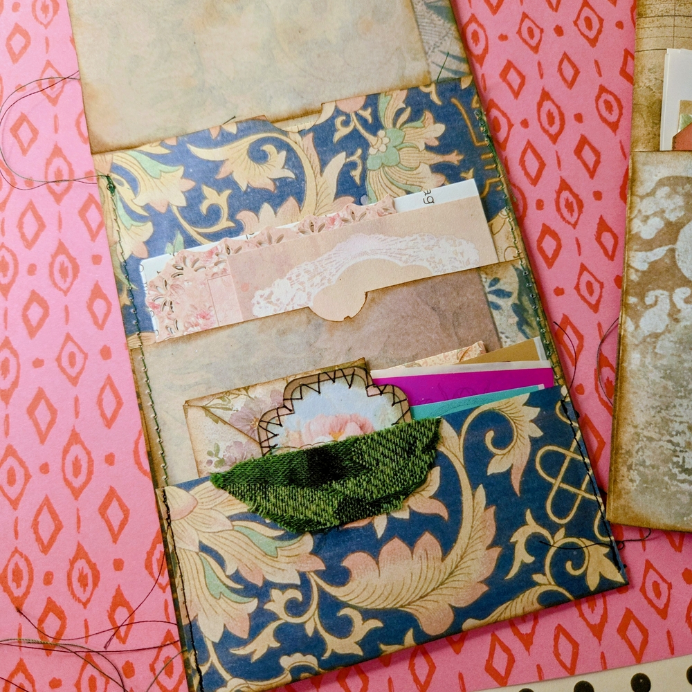 Vintage-Inspired Decorative Envelopes Set - Picture 4 of 6